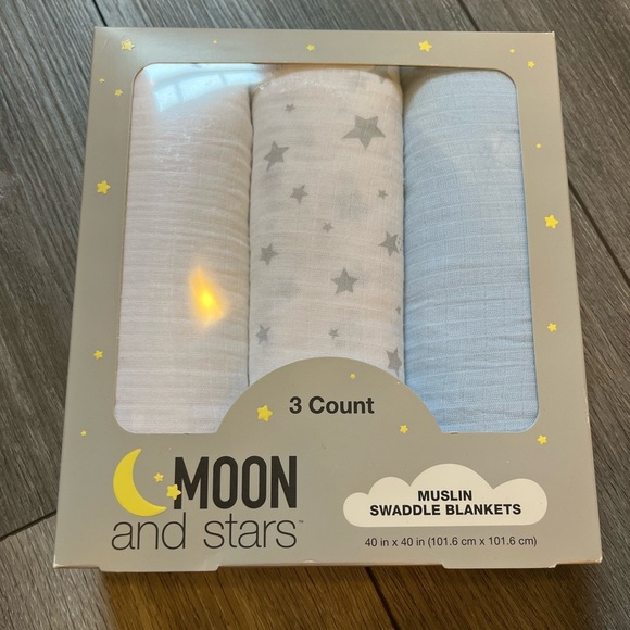 Target Other - NIB  3-count pack of Moon and Stars Muslin Swaddle Blankets